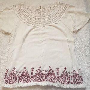 Women’s Medium Embroidered Top